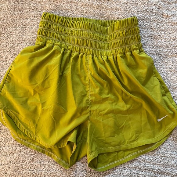 Nike ultra high waist shorts - Medium - Picture 2 of 6
